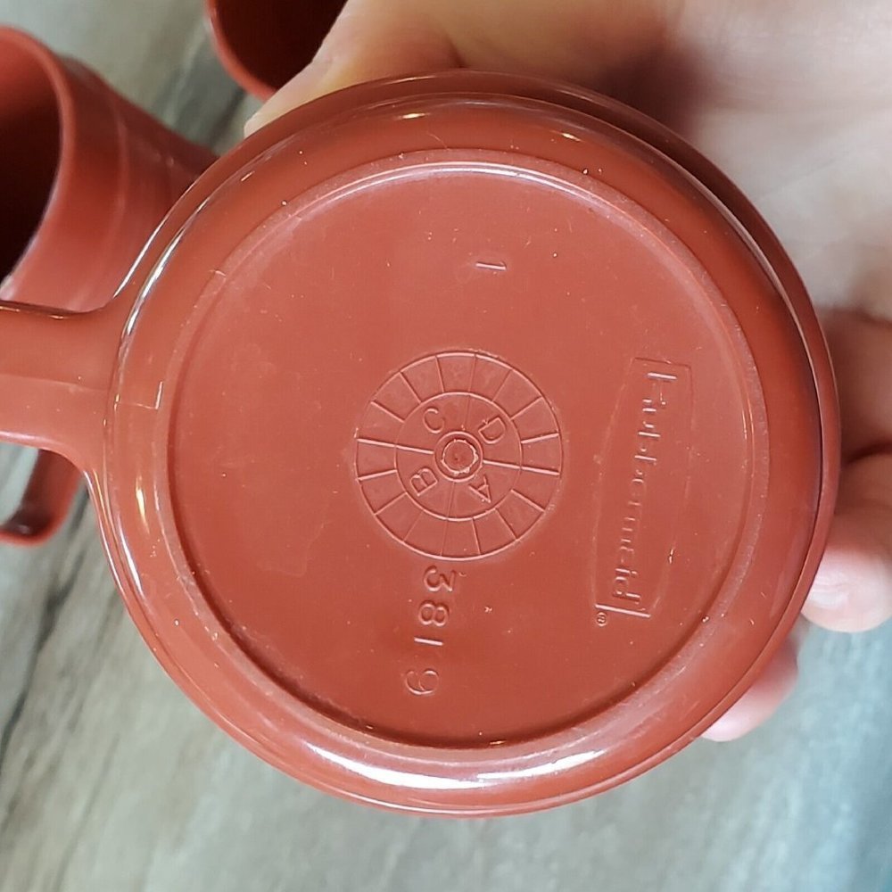 Vintage Rubbermaid Brown Melamine Ribbed Cups Plates Trays 3850 3819 10 Piece - Picture 8 of 11